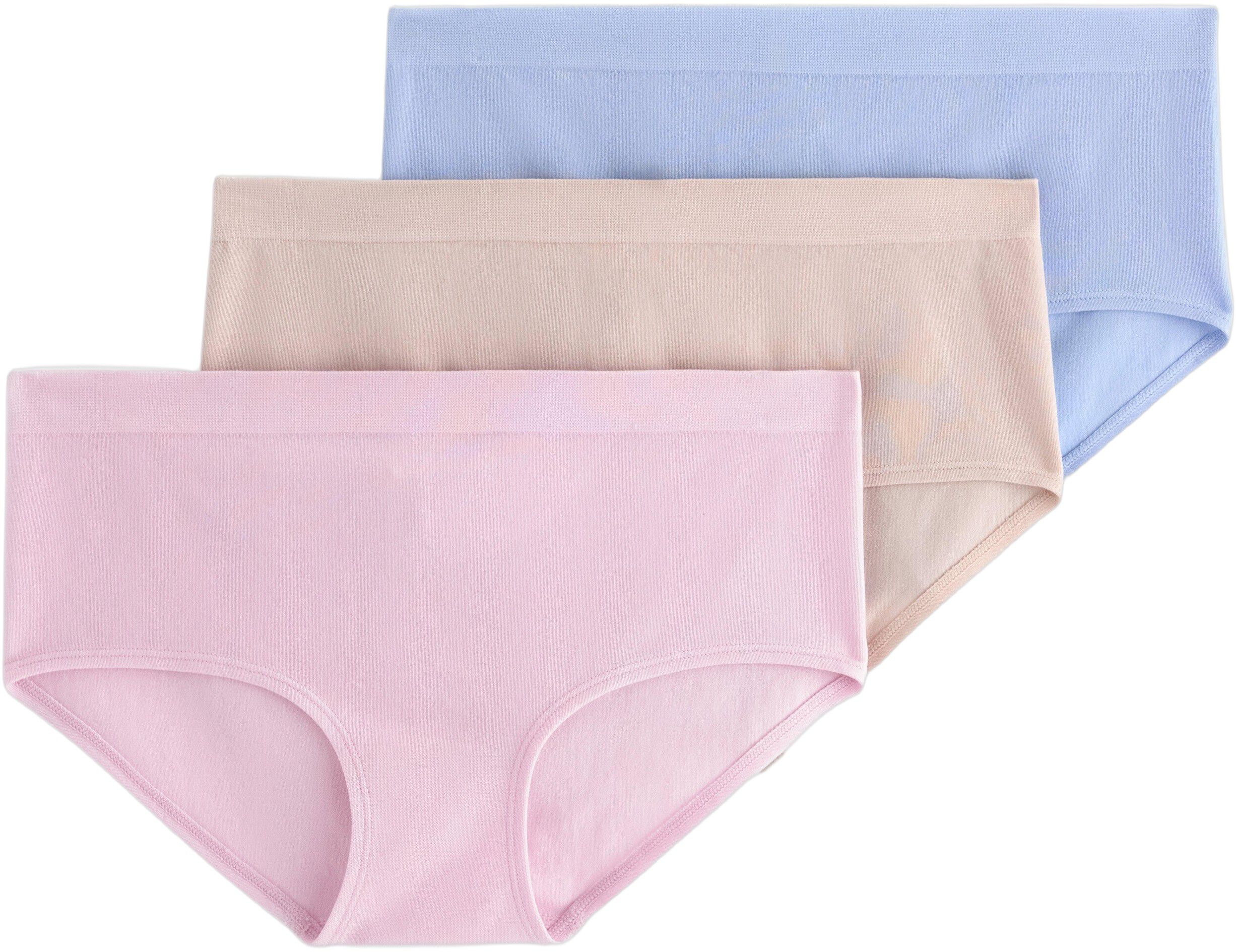 Soft, stretchy briefs with regular