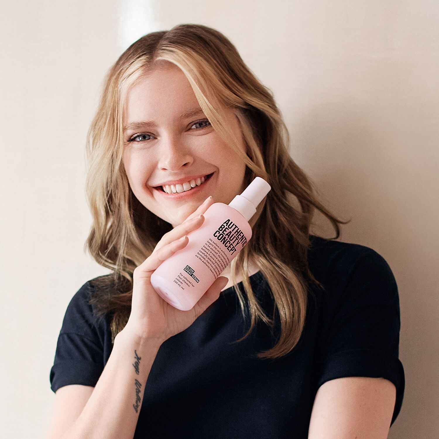 GLOW Spray Serum - Multifunktionel sprayserum til str&aring;lende h&aring;r