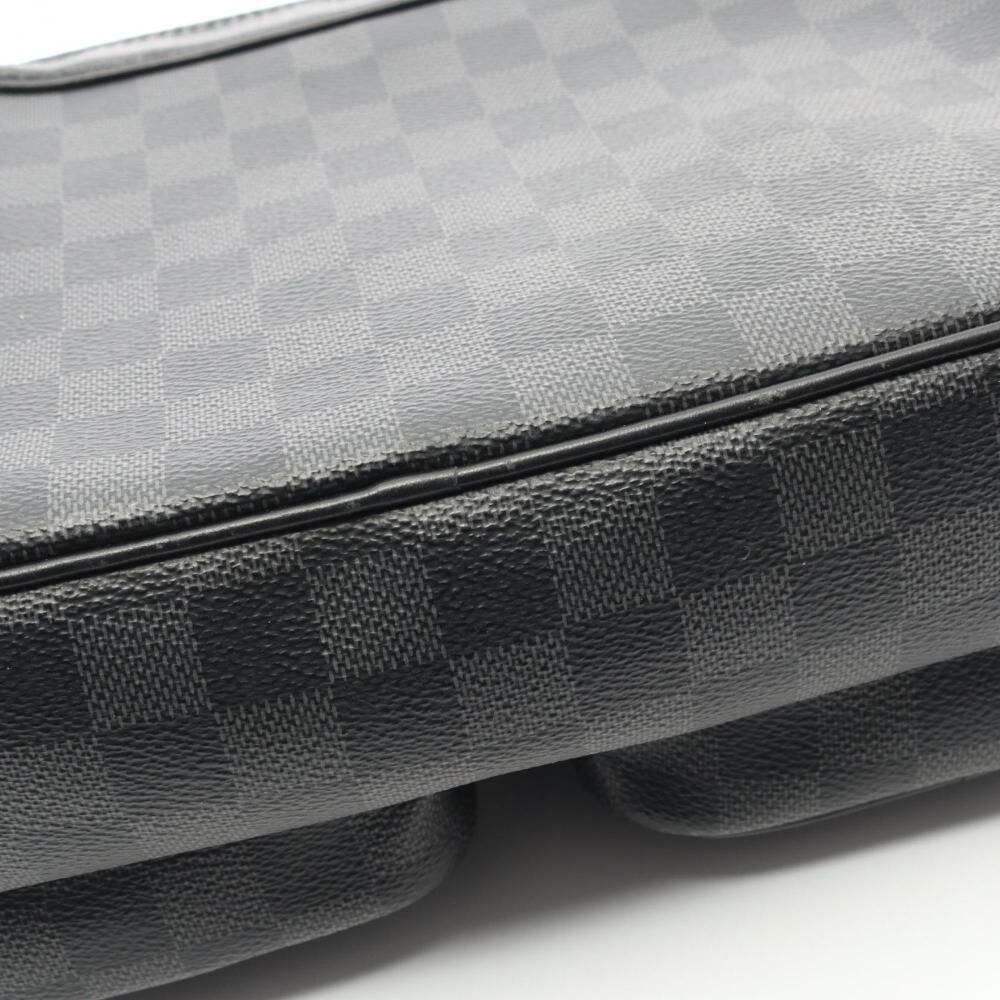 Louis Vuitton Messenger