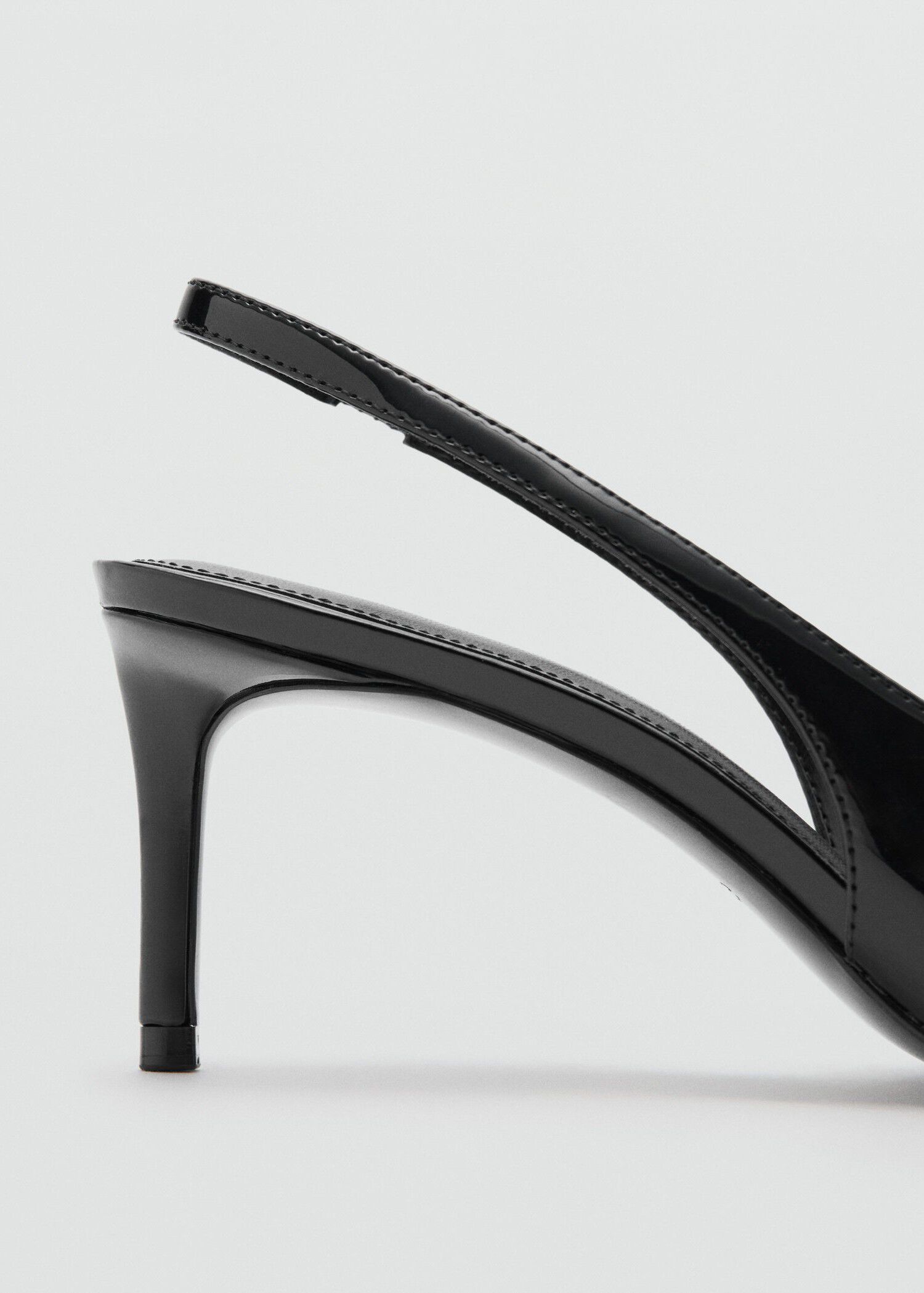 Patent leather high-heeled shoes wi