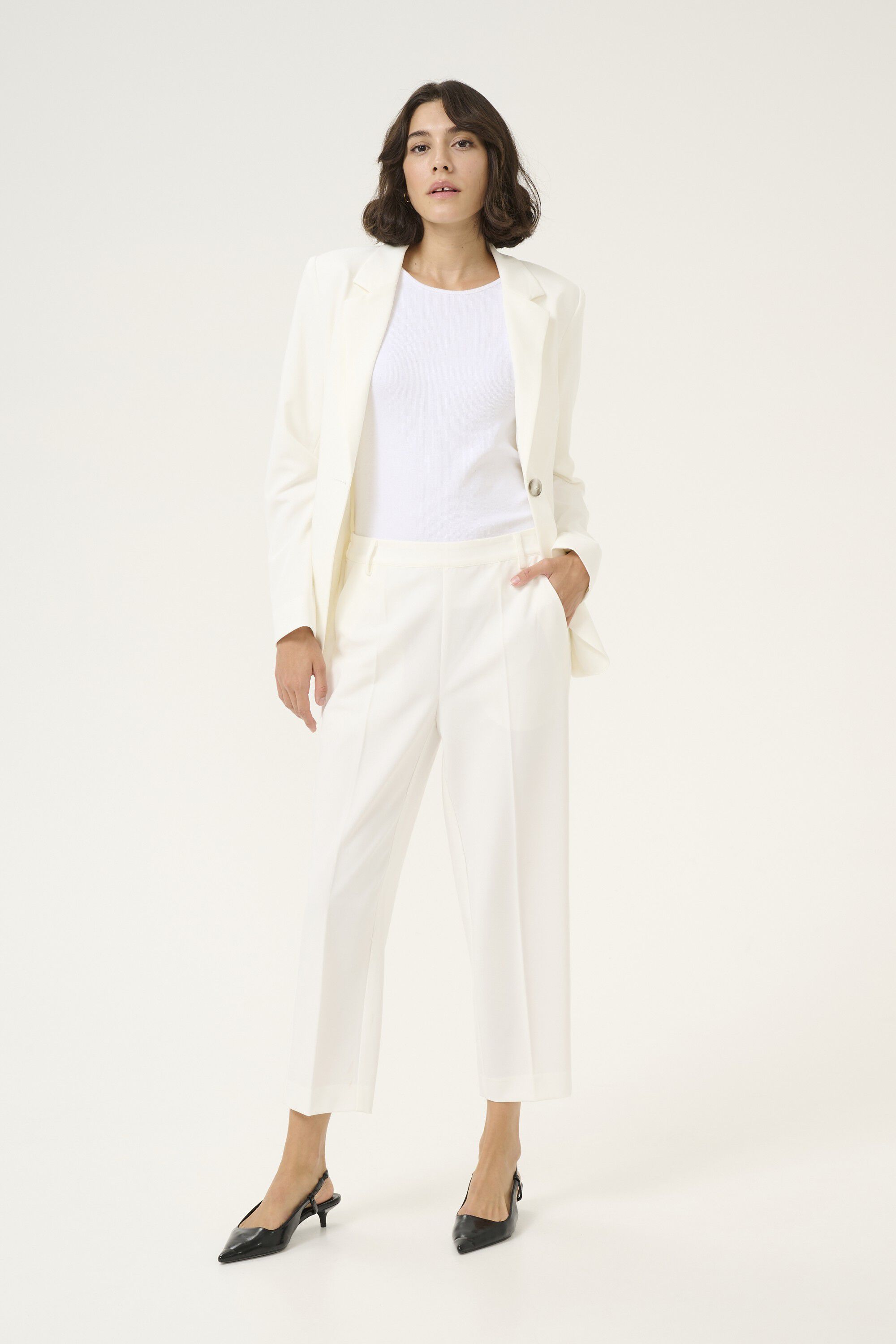 KAsakura HW Cropped Pants