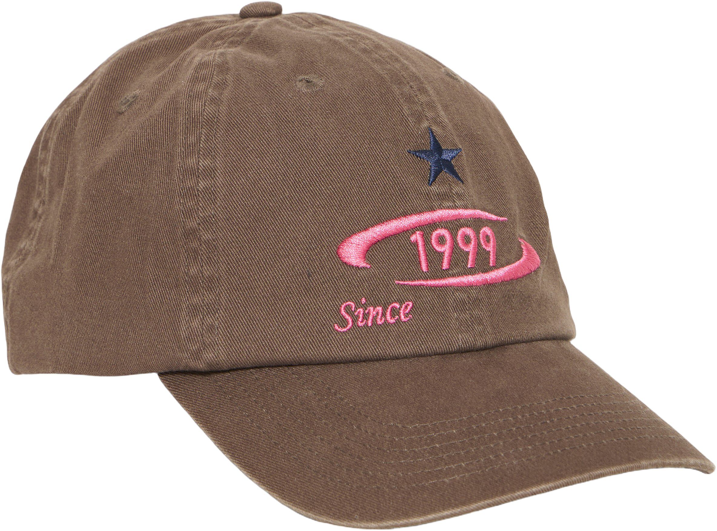 IANOLA CAP