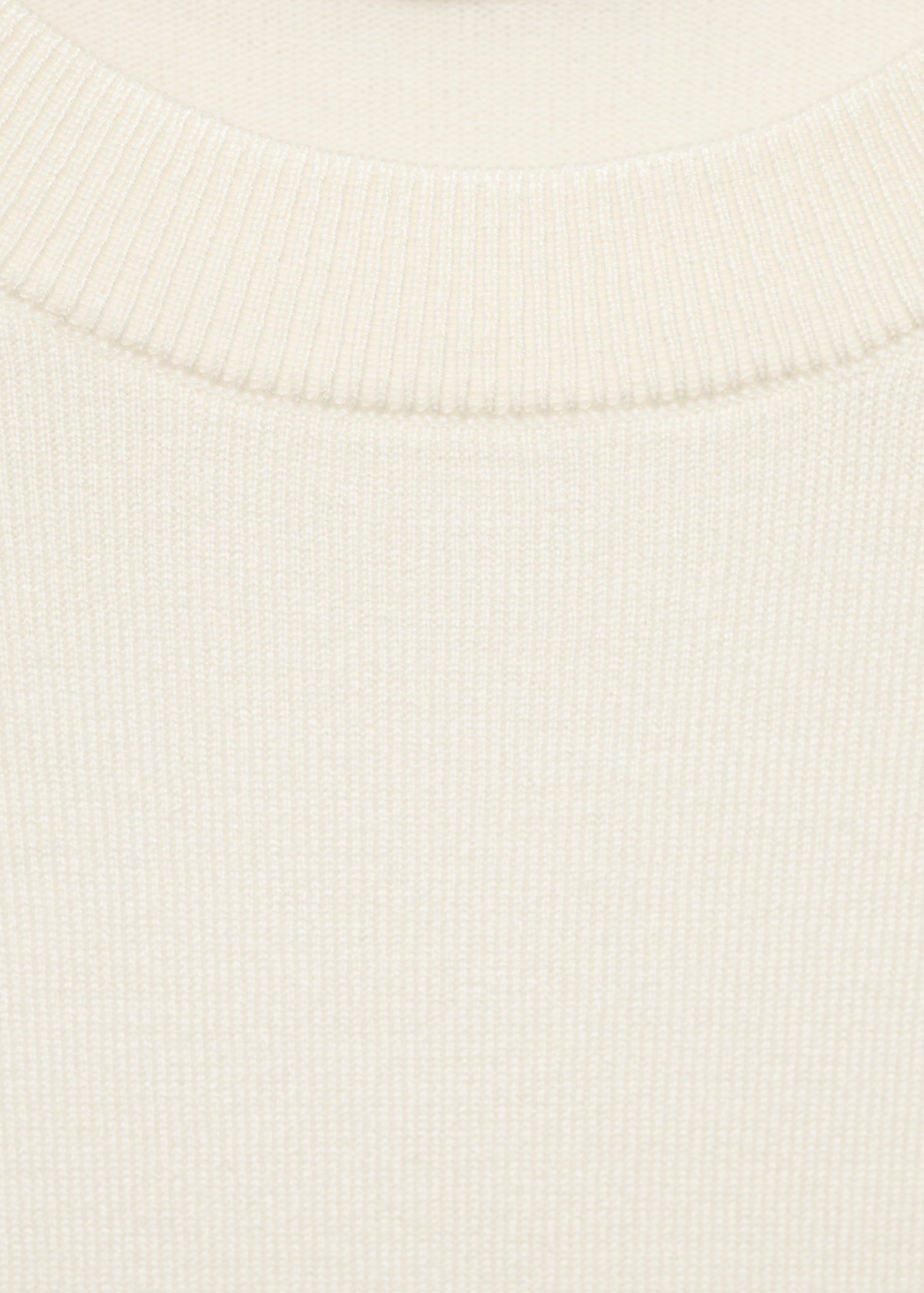 Short-sleeved fine-knit sweater