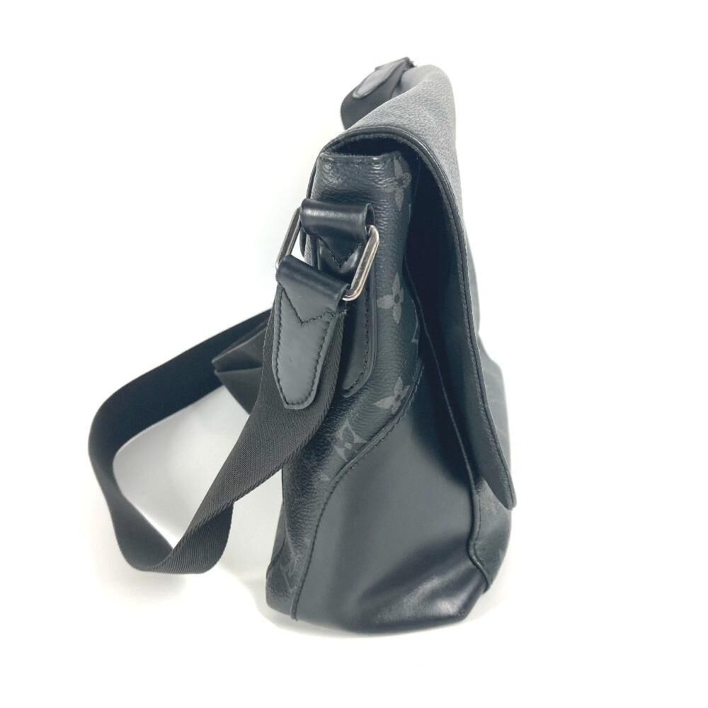 Louis Vuitton Messenger