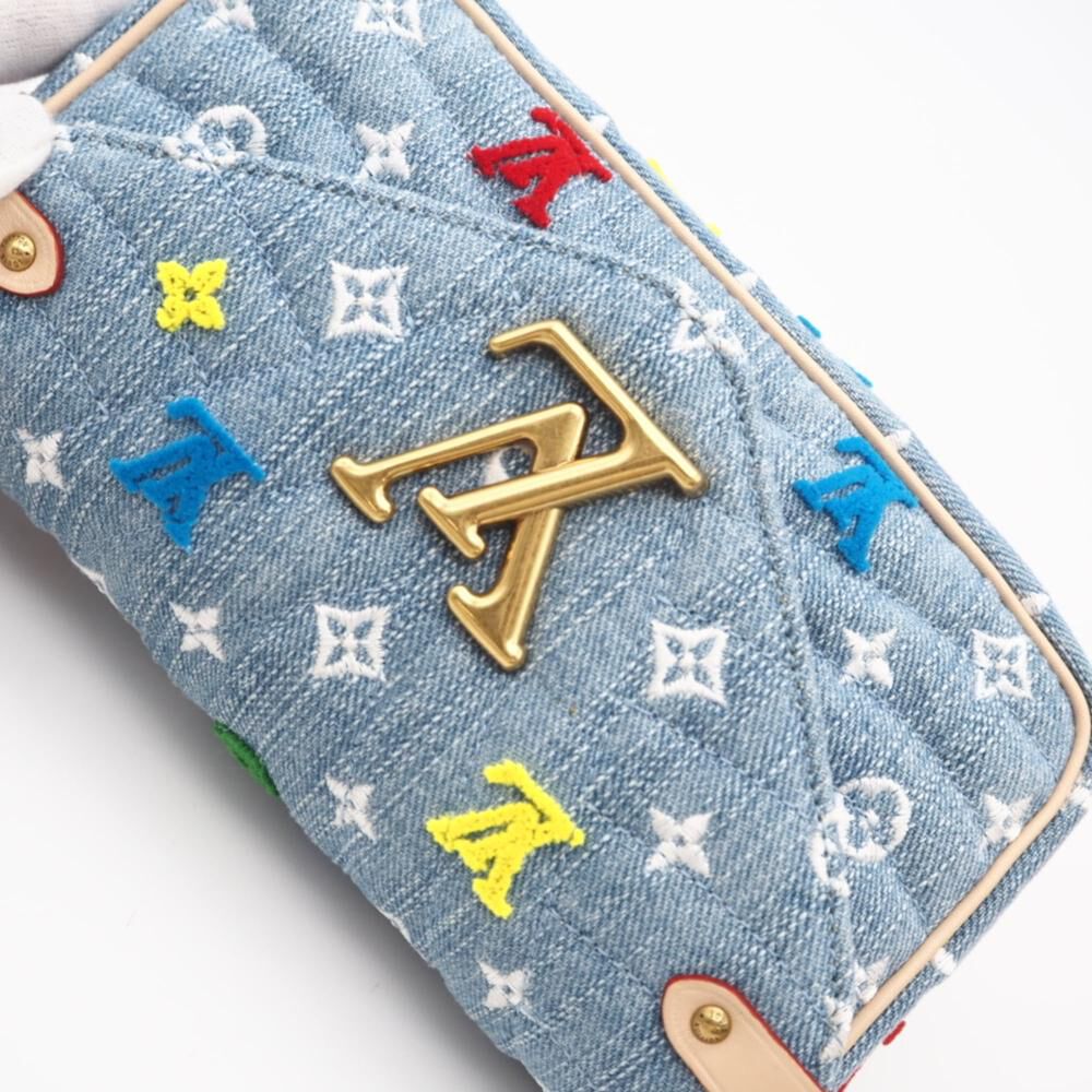 Louis Vuitton Shoulder Bags