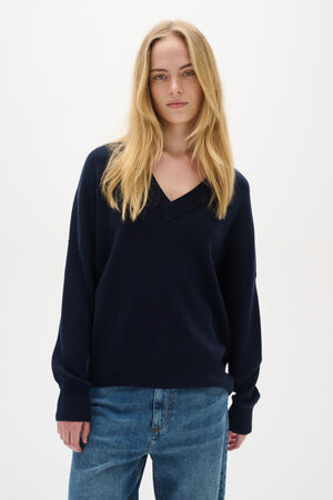 FosterIW V-neck