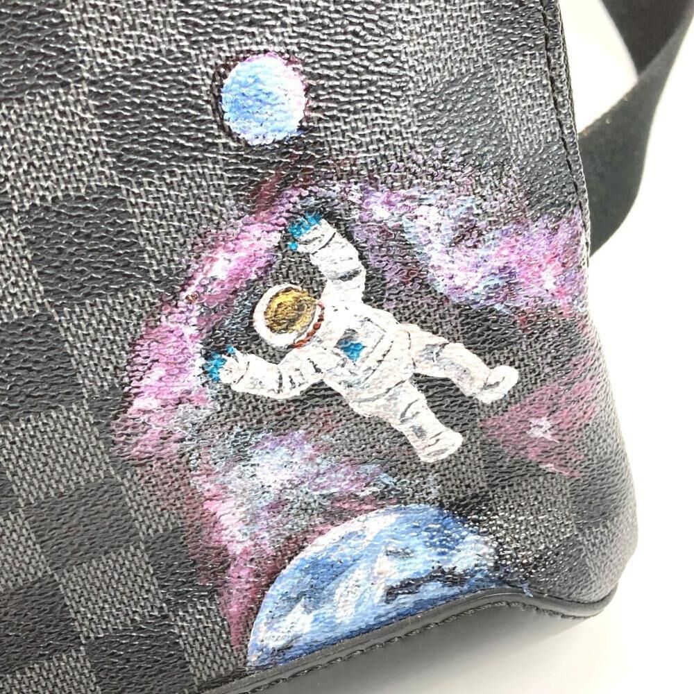 Louis Vuitton Shoulder Bags