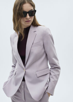 Fitted suit jacket