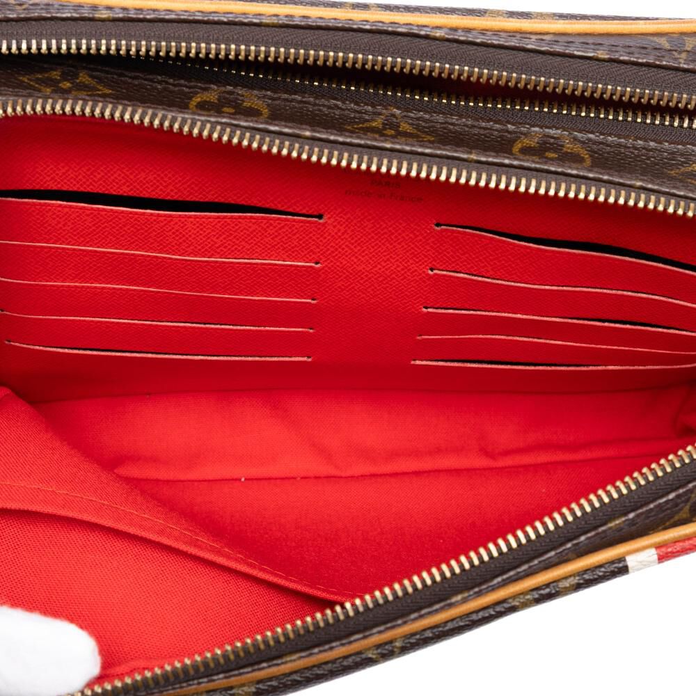 Louis Vuitton Clutch