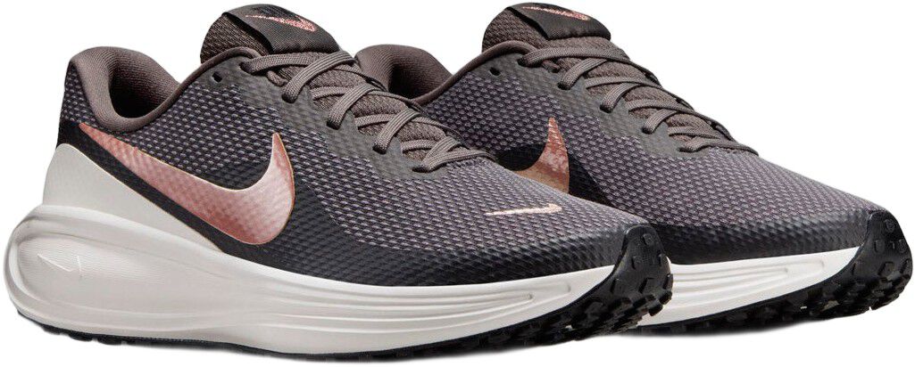 Revolution 8 Sneakers