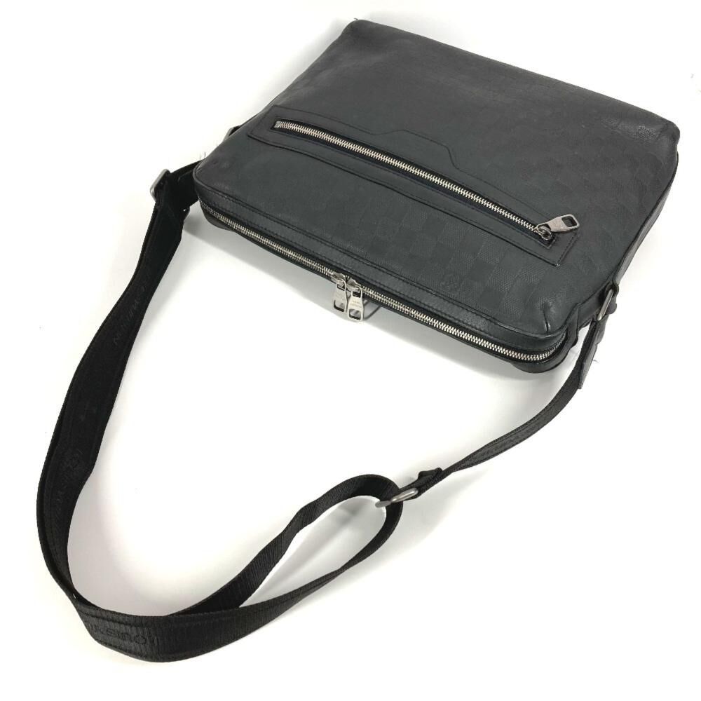 Louis Vuitton Messenger