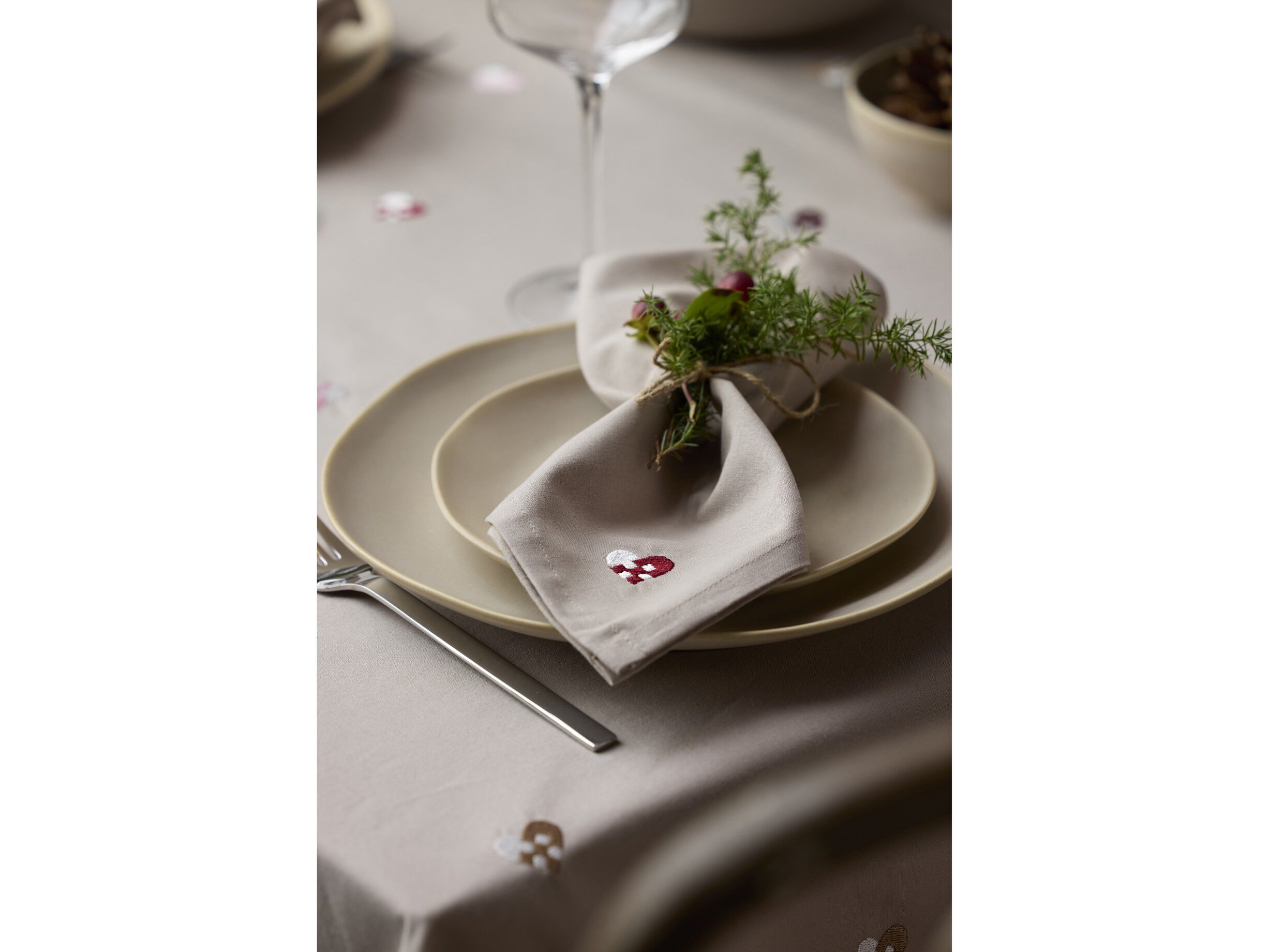 Stofservietter Christmas Hearts Embroidery 4 stk. Dark red