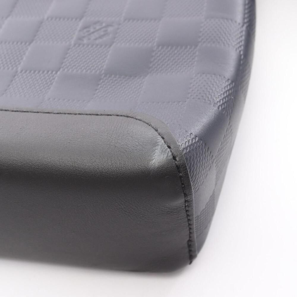 Louis Vuitton District