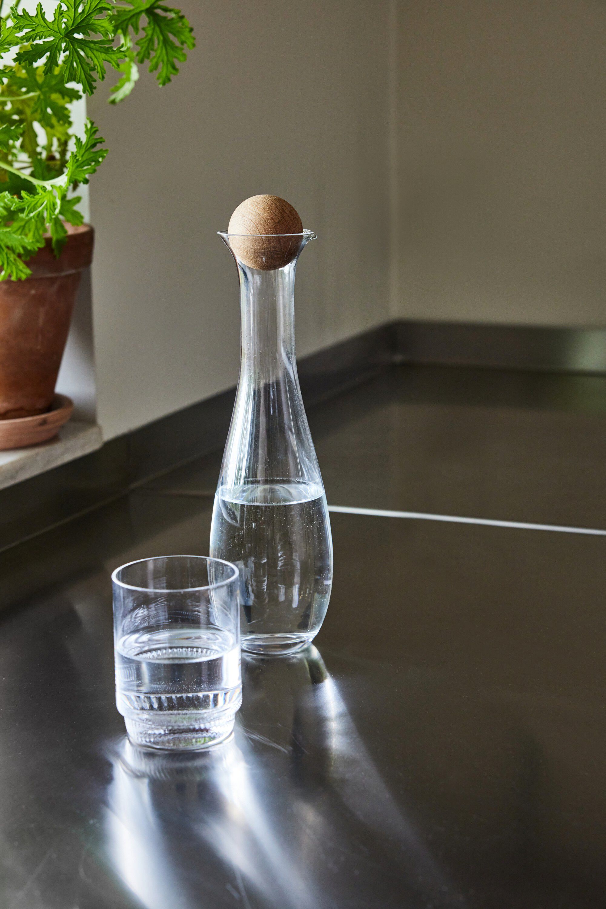 Nature carafe/bottle with oak stopper