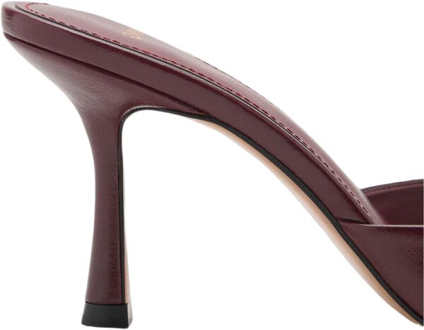 Pointed heel sandals