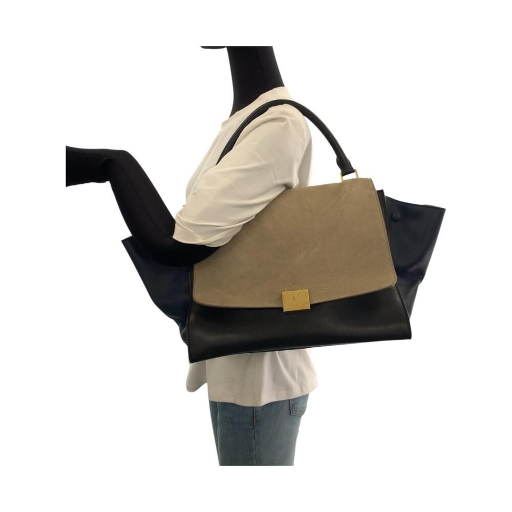 C&eacute;line Trapeze