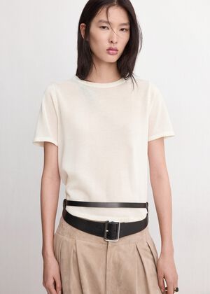 Short-sleeved knitted sweater