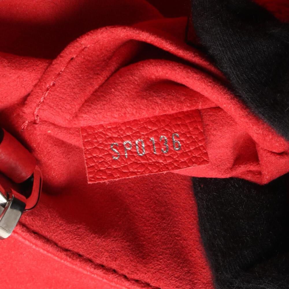 Louis Vuitton Shoulder Bags