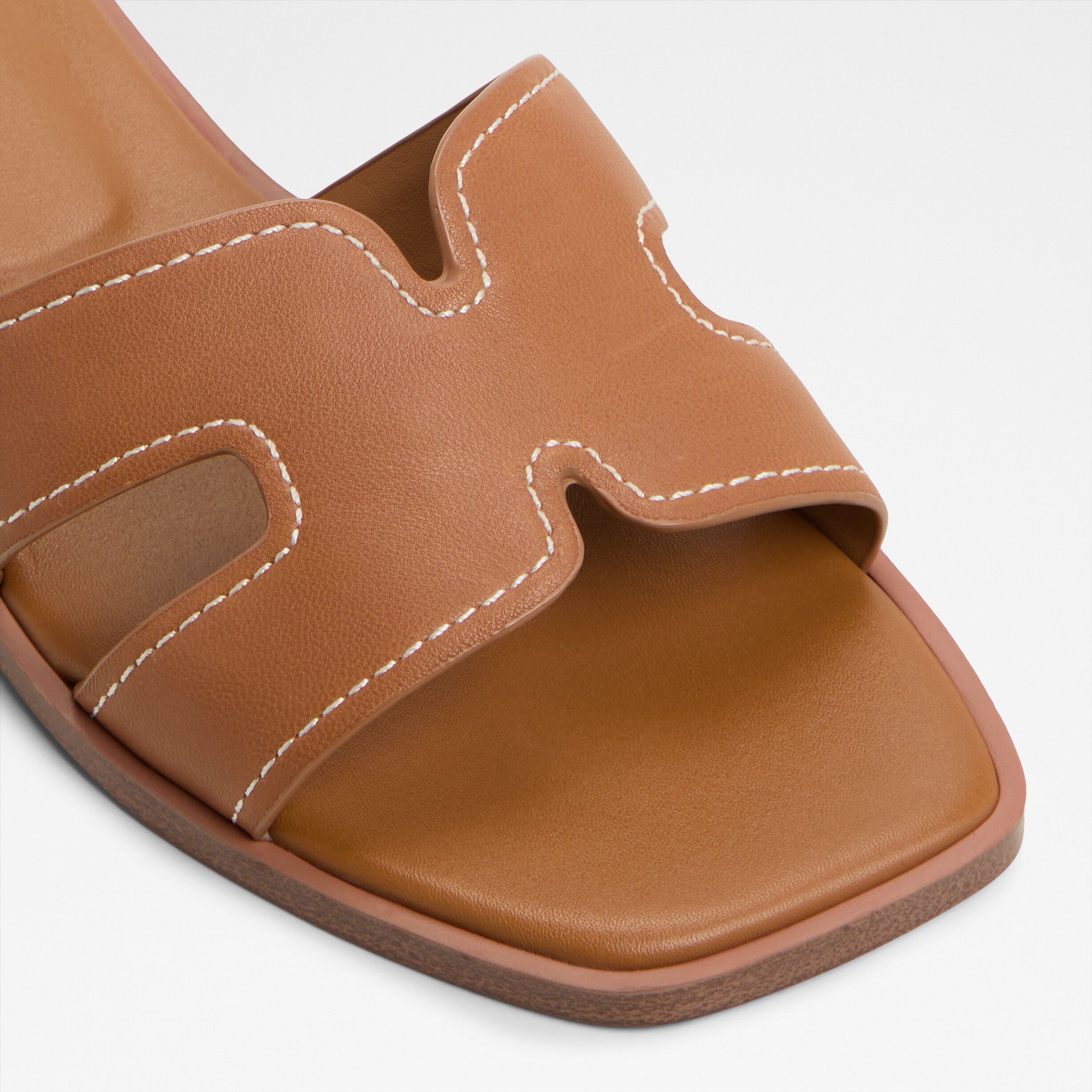 ITSANDAL FLAT SANDALS