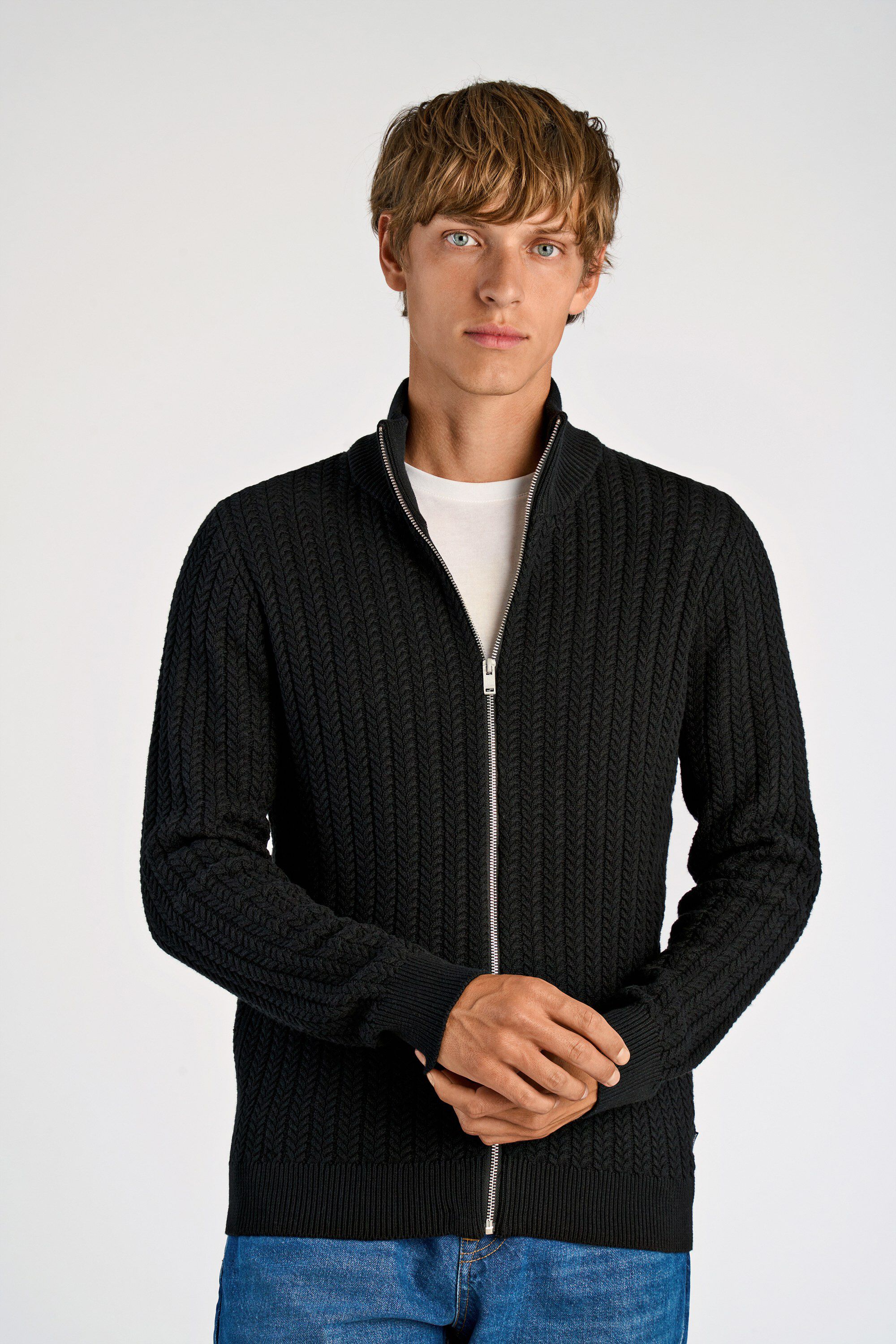 Recycle cabel knit zip cardiga