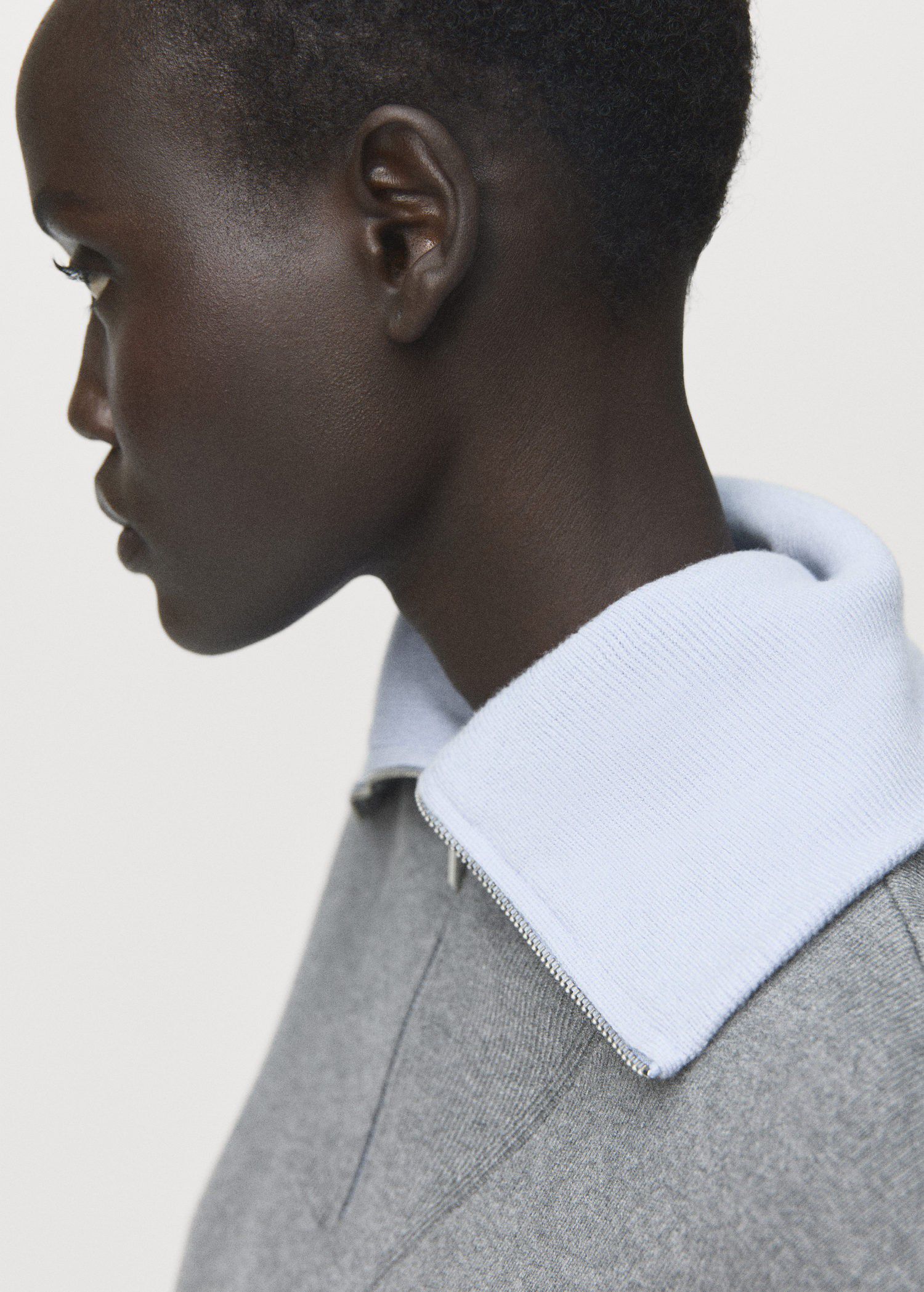 Turtleneck sweater with zip