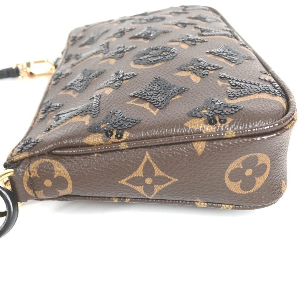 Louis Vuitton Shoulder Bags