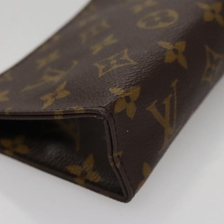 Louis Vuitton Poche Toilette