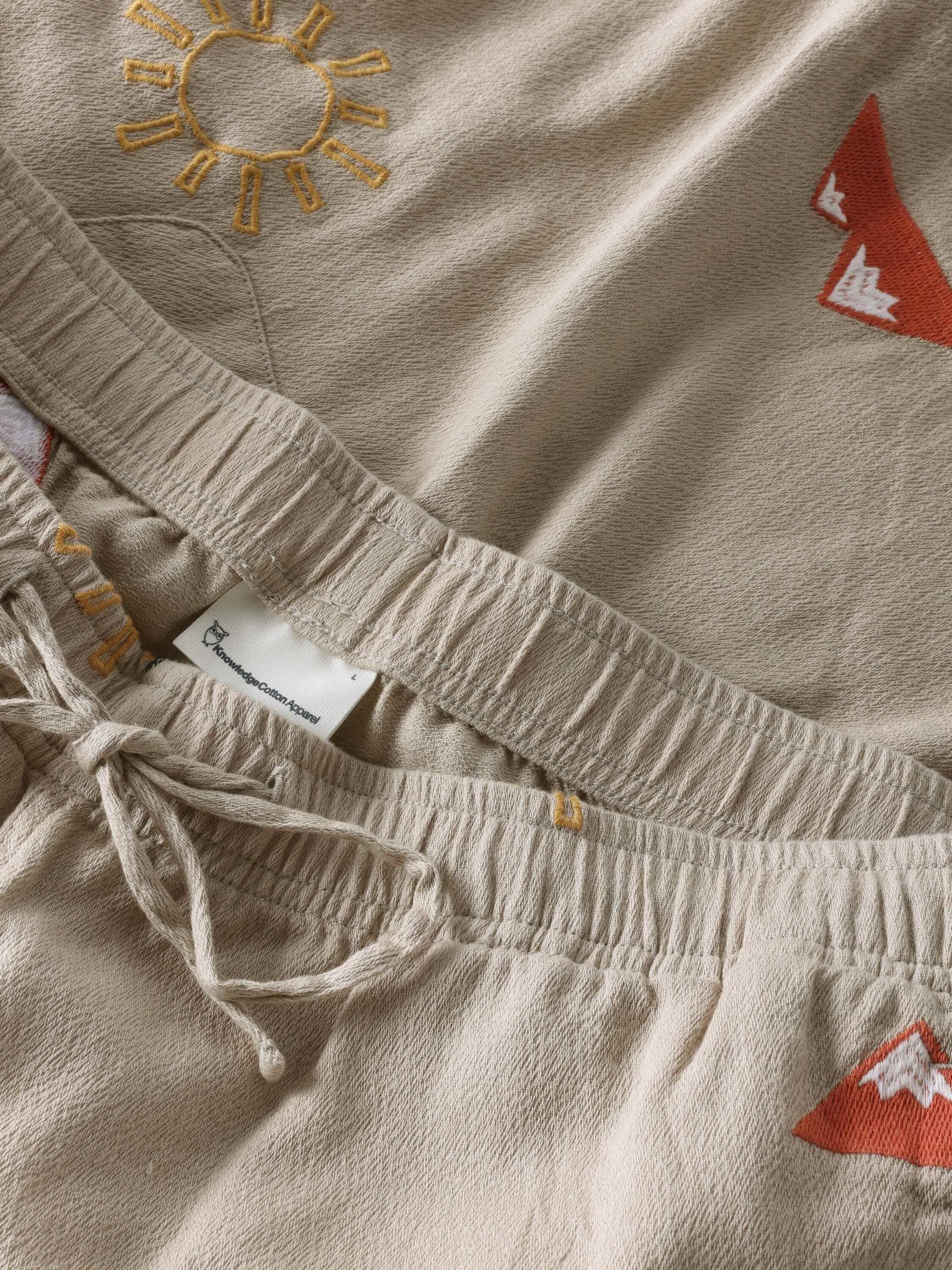 Fig loose embroidery shorts