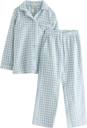 Mysigt pyjamasset i flanell med skj