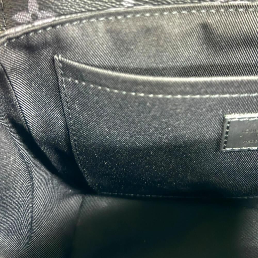 Louis Vuitton The Steamer Wearable