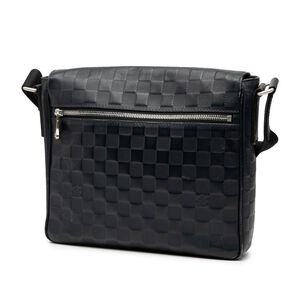 Louis Vuitton District