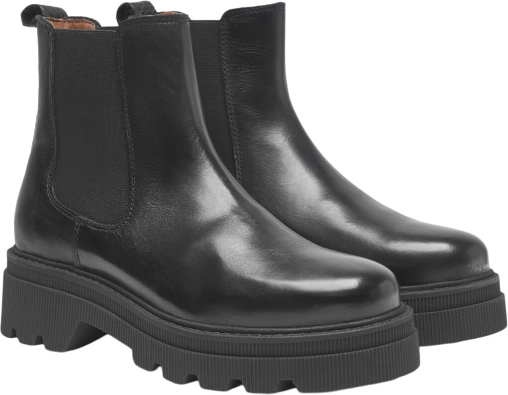 Chelsea boots