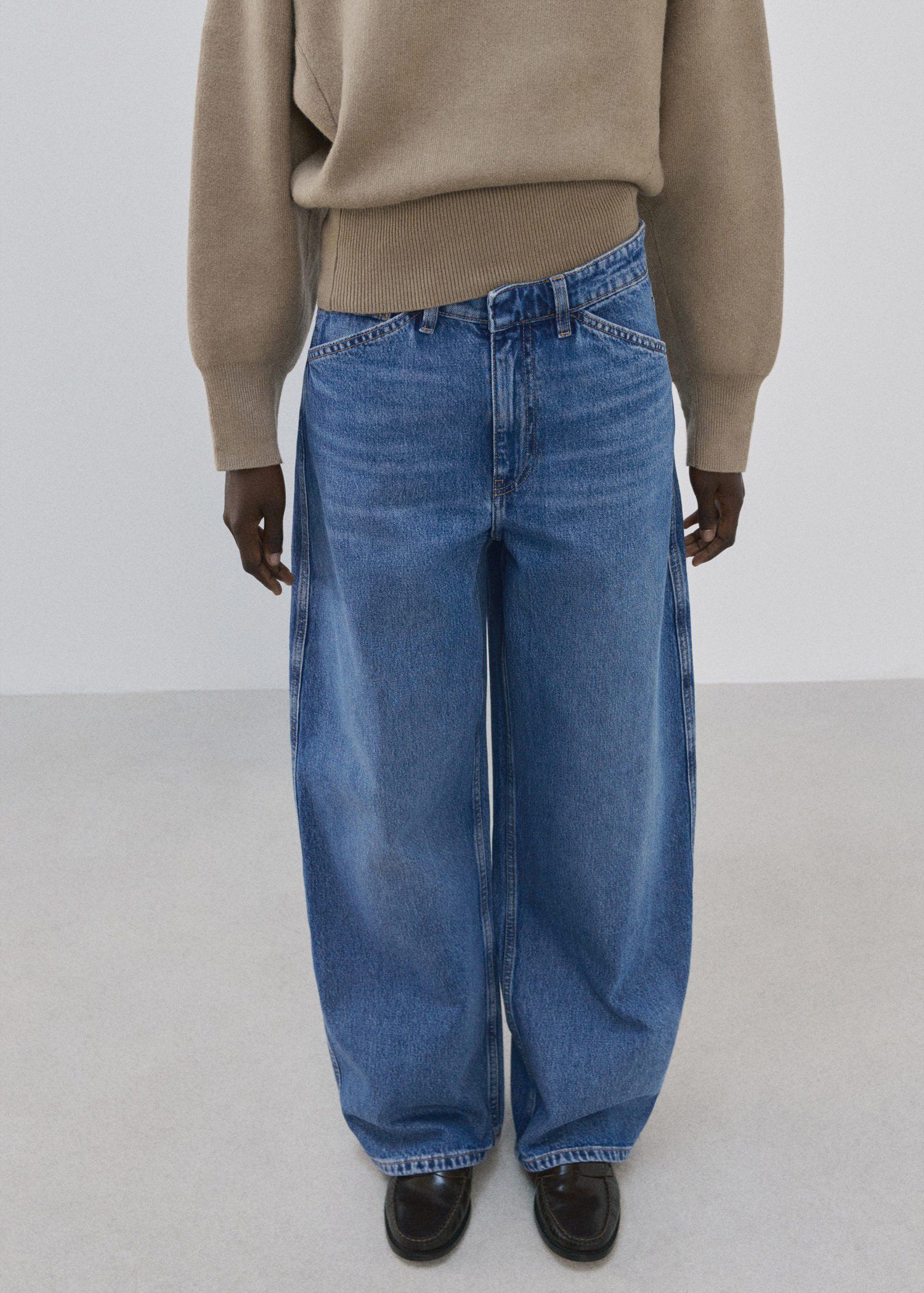 Mid-rise balloon jeans