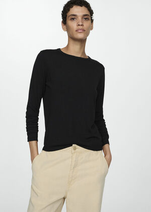 Fine-knit round-neck sweater