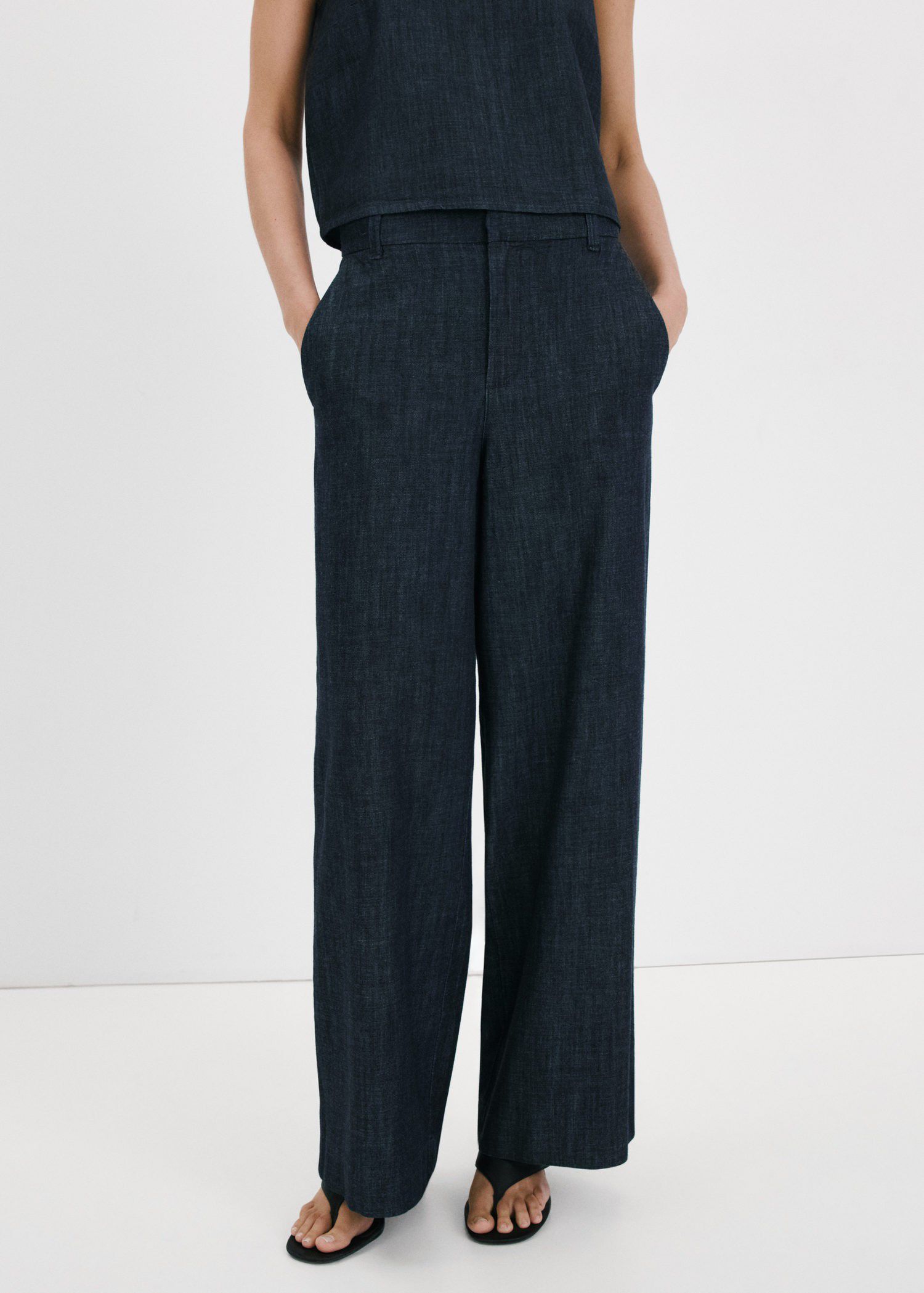 Wide leg mid-rise jeans