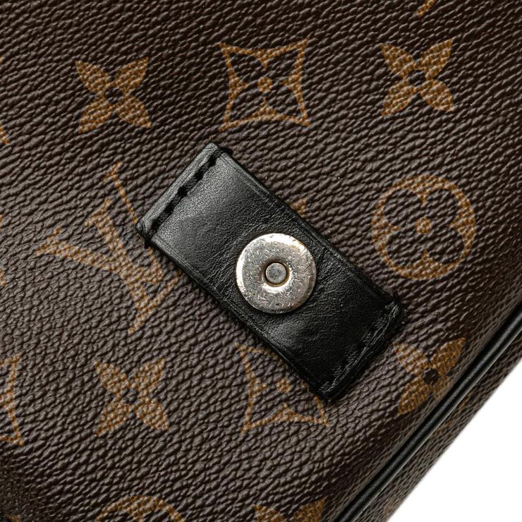 Louis Vuitton Messenger