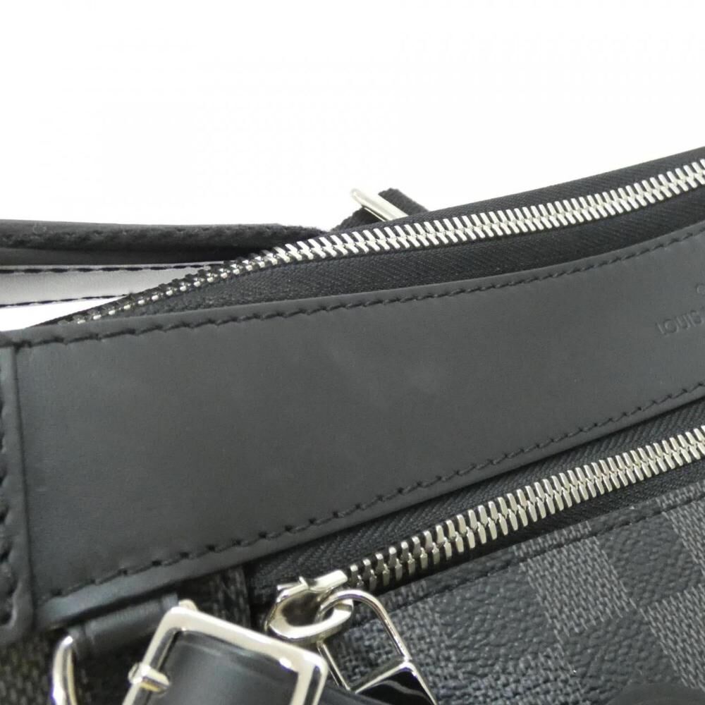 Louis Vuitton Shoulder Bags