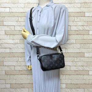 Louis Vuitton Shoulder Bags