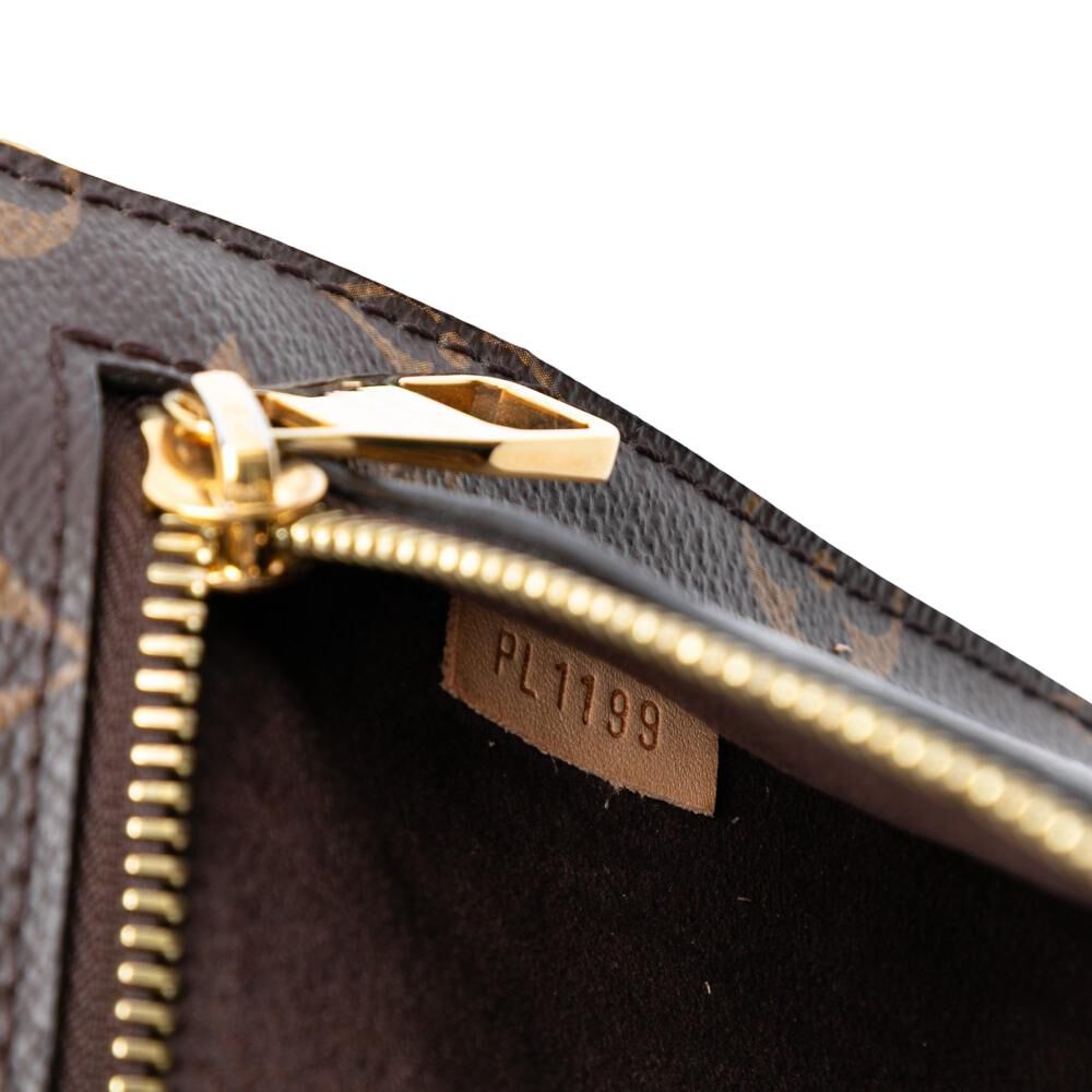 Louis Vuitton Shoulder Bags