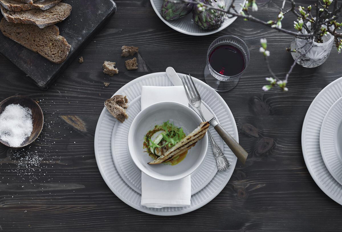 Pliss&eacute; tallerken 28 cm.