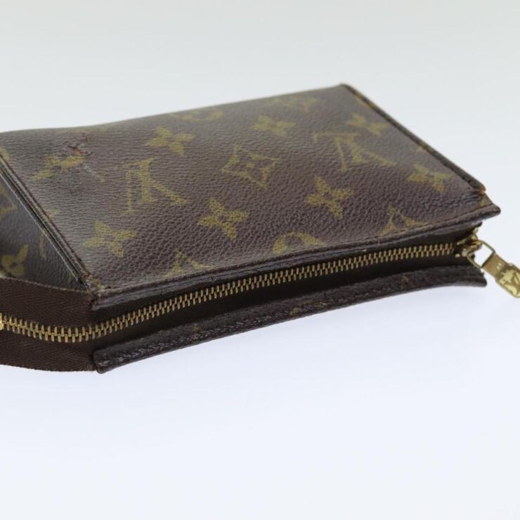 Louis Vuitton Poche Toilette