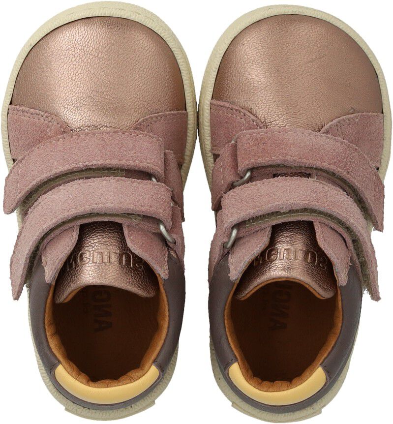 Mid-cut sneaker
