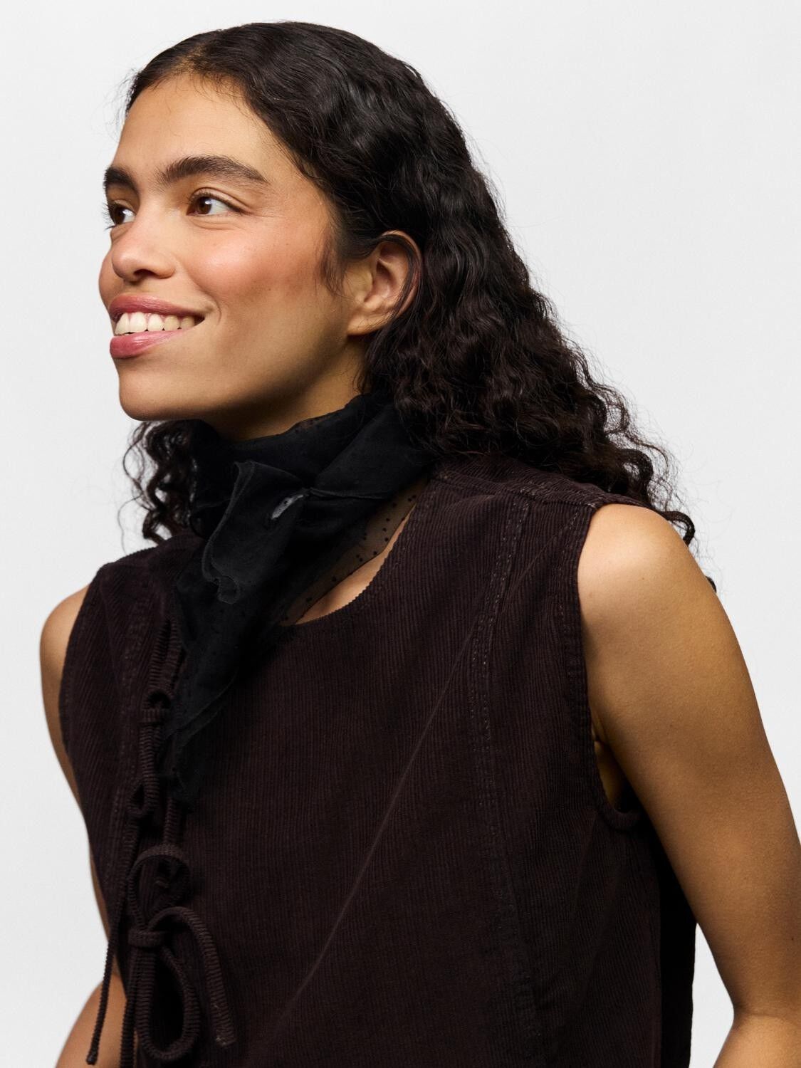 PCELVIRA SQUARE SCARF