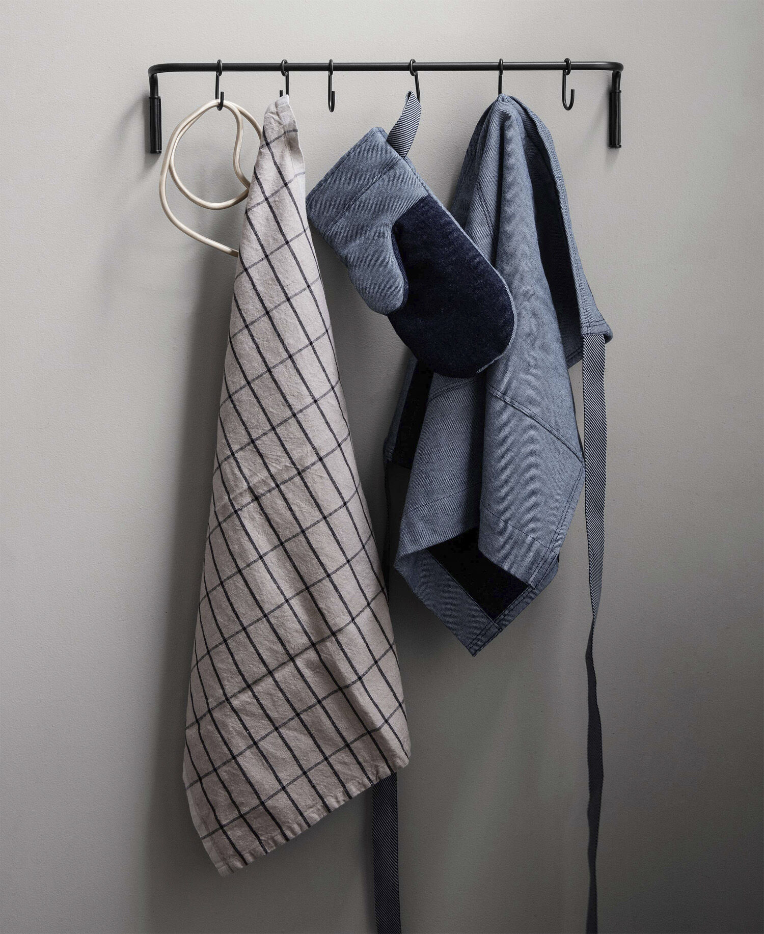 Hale Tea Towel - Sand/Black