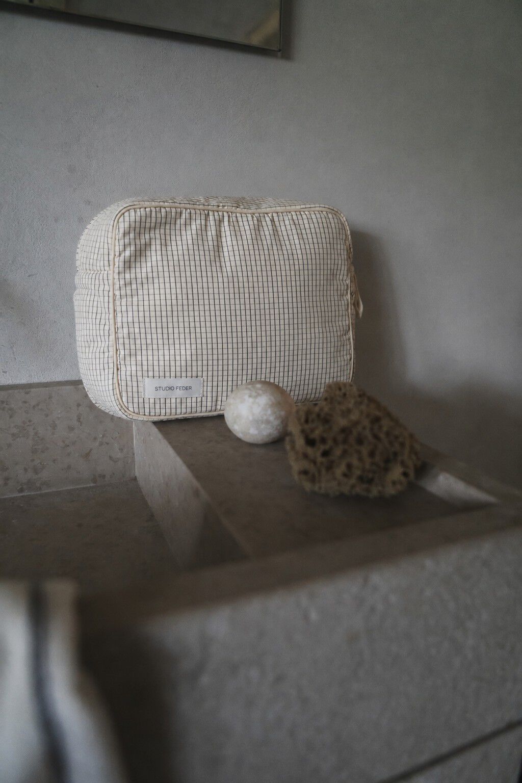 OFELIA TOILETRY BAG