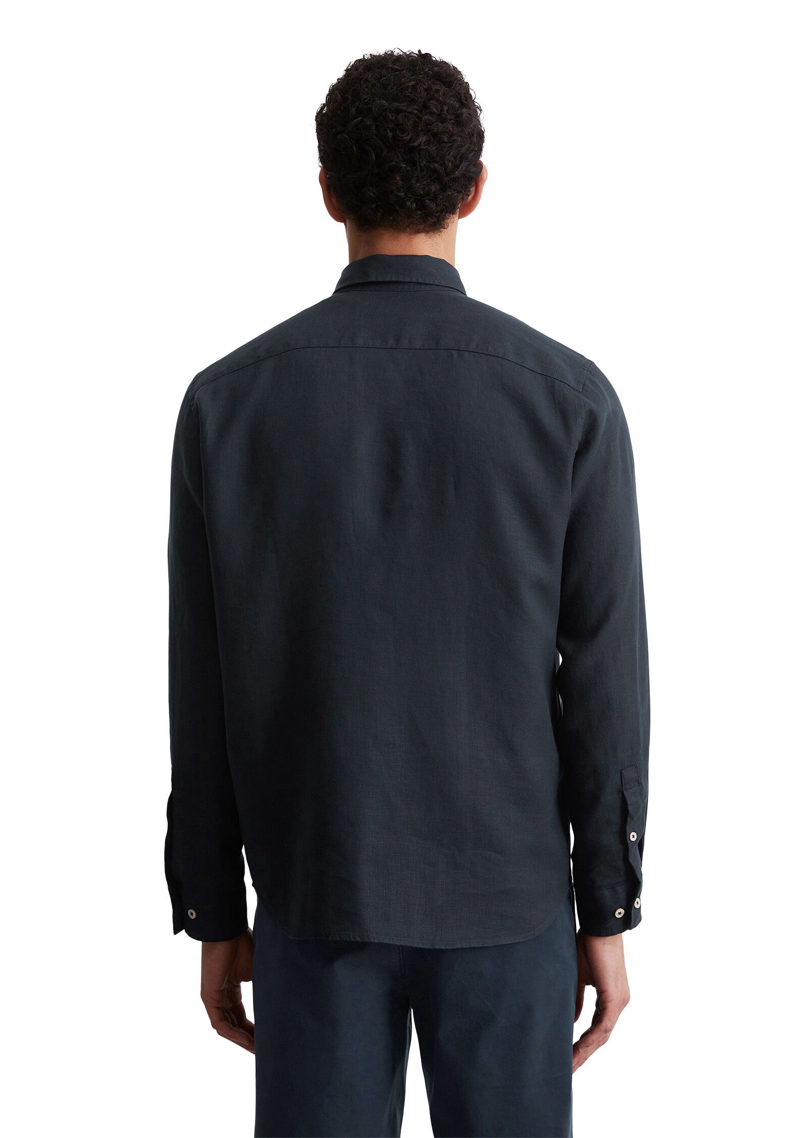 Kent collar, long sleeves, one rect