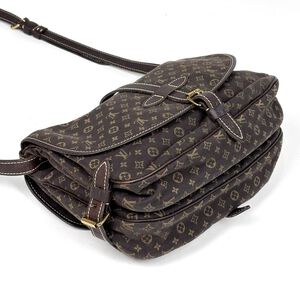 Louis Vuitton Saumur
