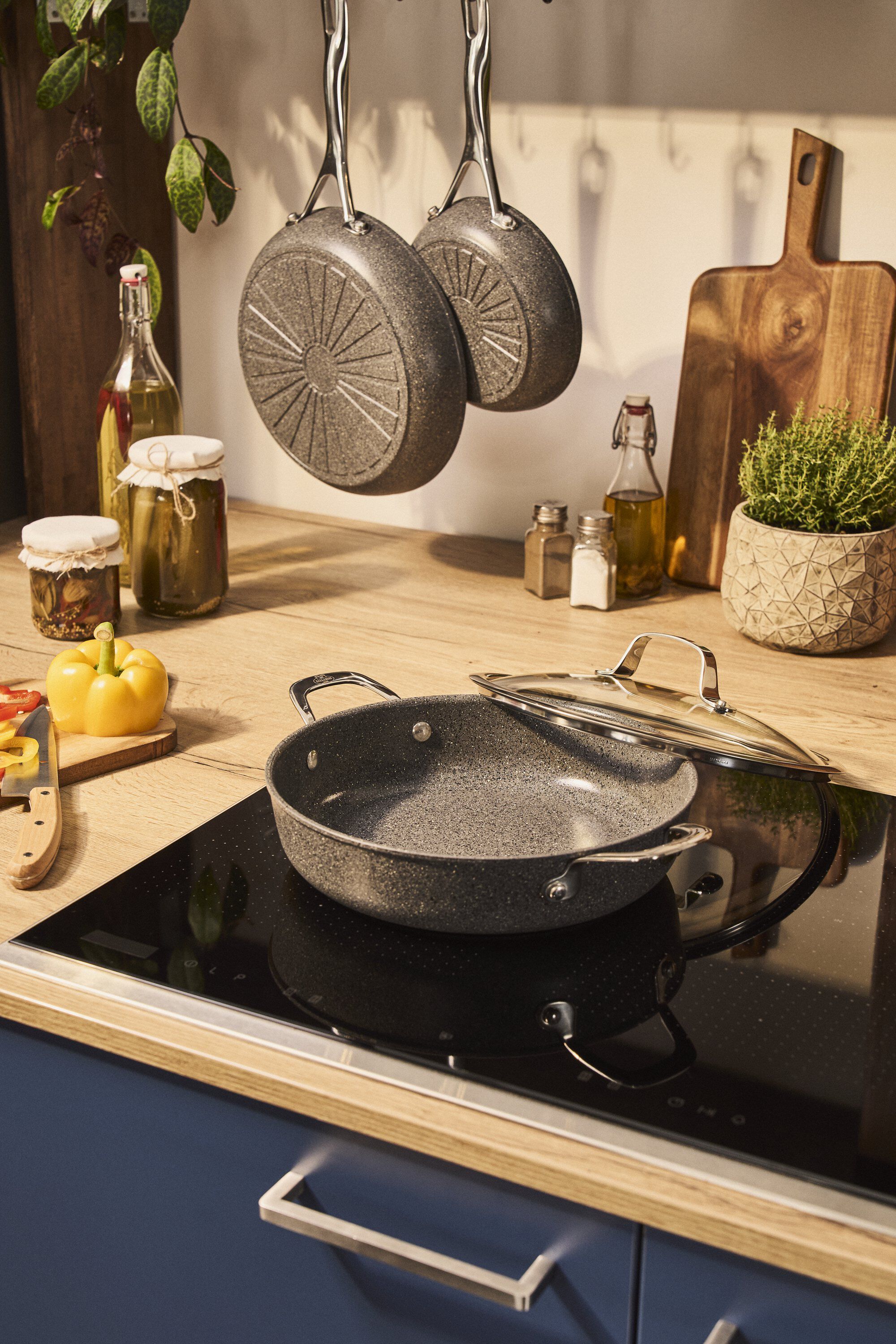 Salina Ceramic Serveringspande Med l&aring;g, 28 cm, Aluminium, Ti