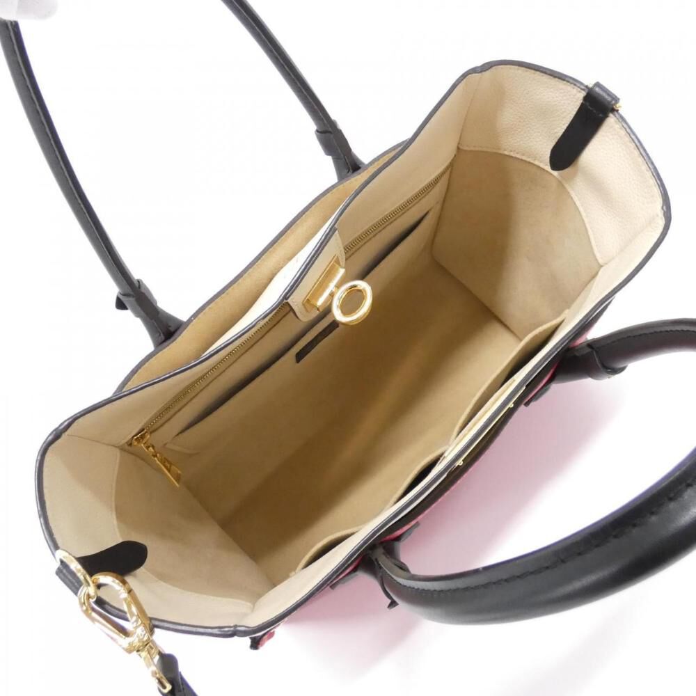 Louis Vuitton On My Side