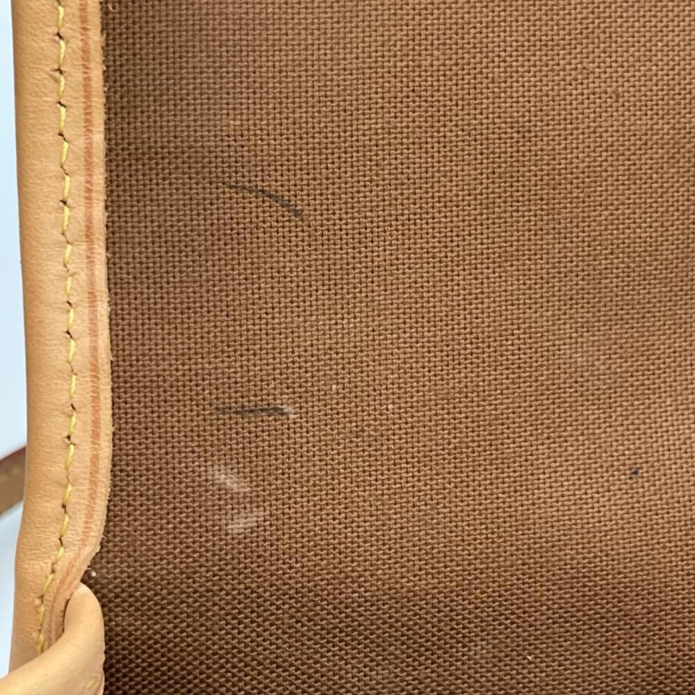 Louis Vuitton Saumur